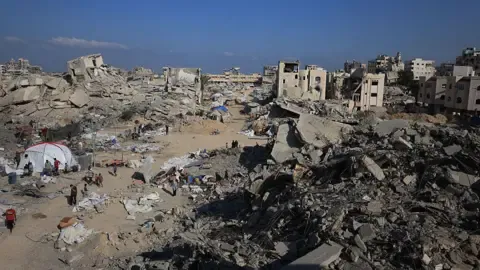 Israeli Armored Vehicles Advance into Key Gaza City Civilian Area
