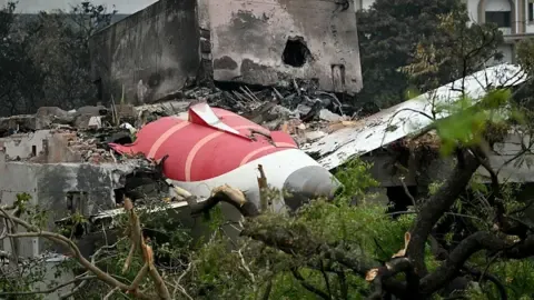 Relatives of Air India accident victims sue aircraft firms the manufacturers